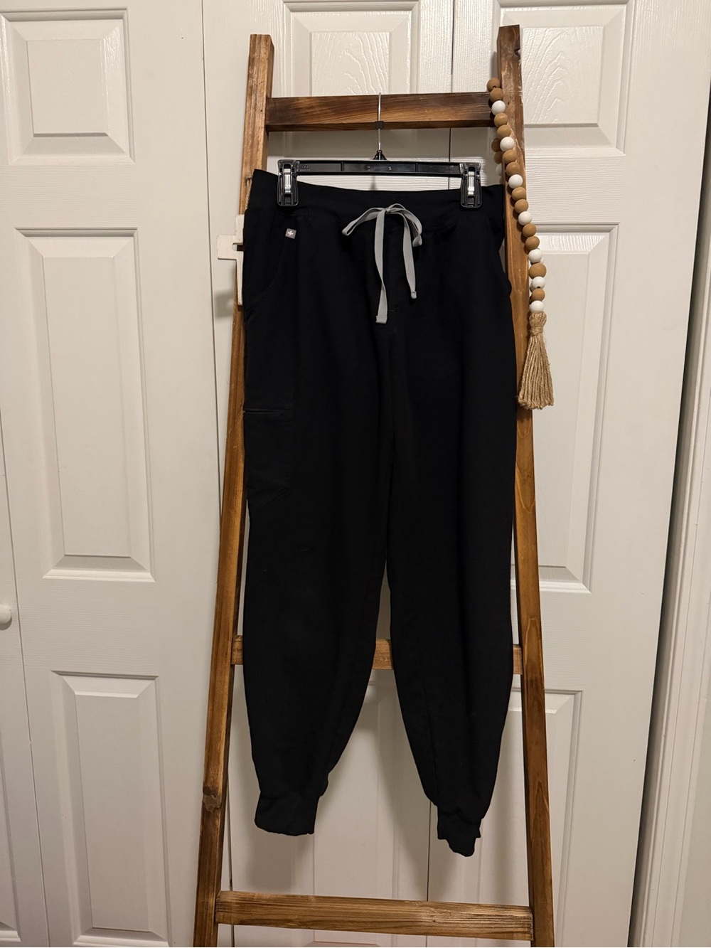 Figs Women’s Black Jogger Scrub pants with Drawstring
